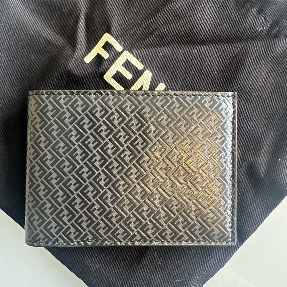 Fendi Men's Monogram Black and Gray Card Holder (Like New)